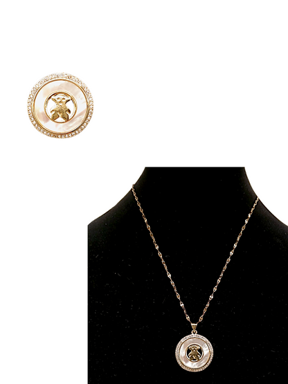Collar Medallón de Osito en Nácar