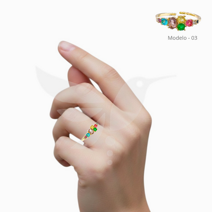 Anillo Dorado con Cristales Multicolor